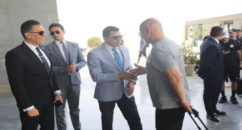  وزير الرياضة في استقبالها.. بعثة منتخب مصر تصل القاهرة بعد التعادل مع غينيا بيساو (صور)